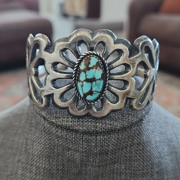 HOST PICK🎉Native American Navajo Sandcast Sterling & Turquoise Butterfly Cuff
